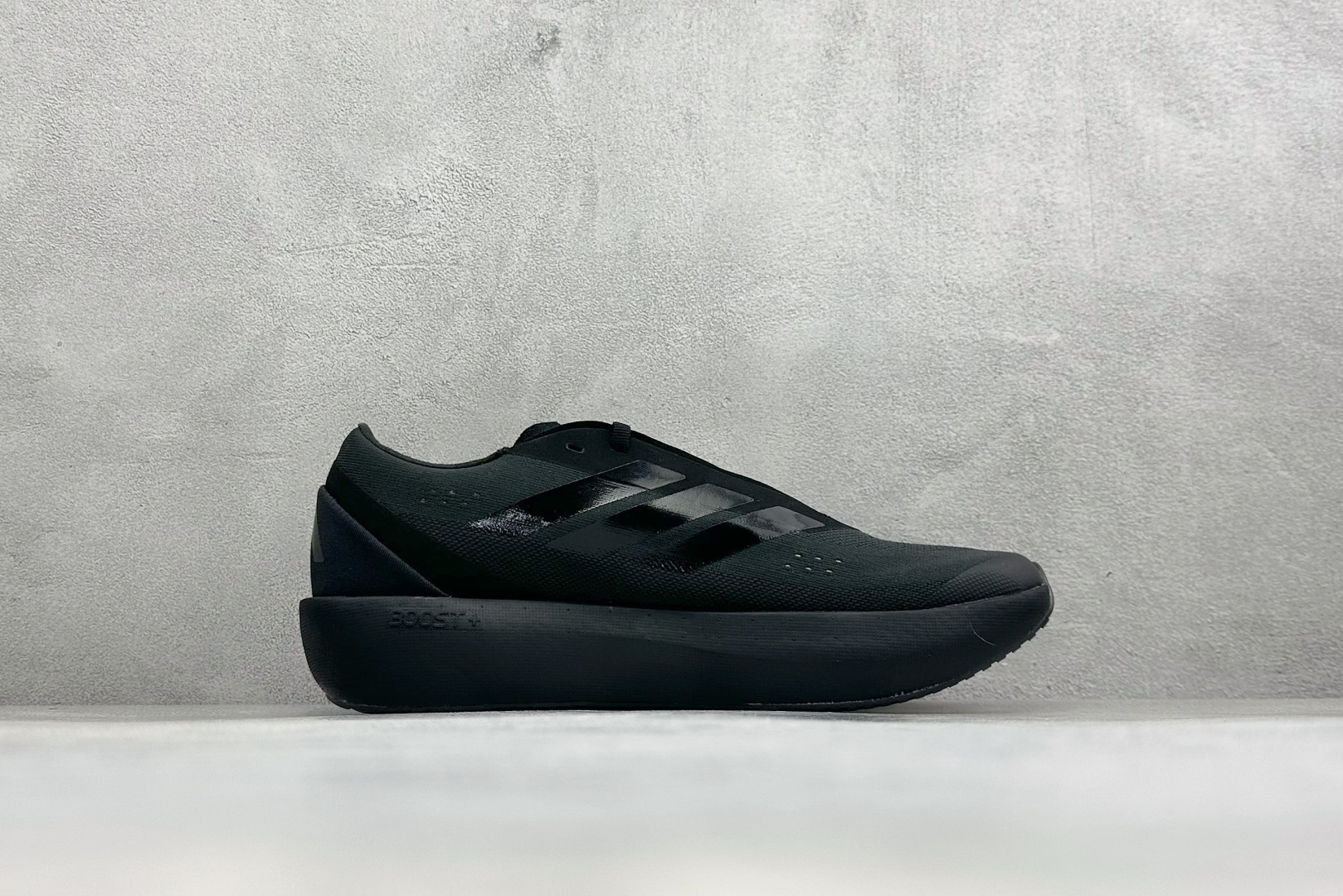 🌾 TF版AD ADIDAS  ZENBOOST 轻盈透气耐磨 织物低帮跑步鞋货号：HQ9530尺码：3
