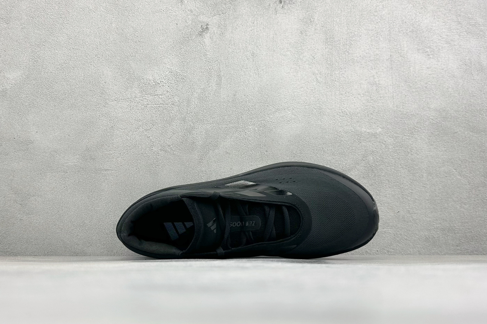 🌾 TF版AD ADIDAS  ZENBOOST 轻盈透气耐磨 织物低帮跑步鞋货号：HQ9530尺码：3