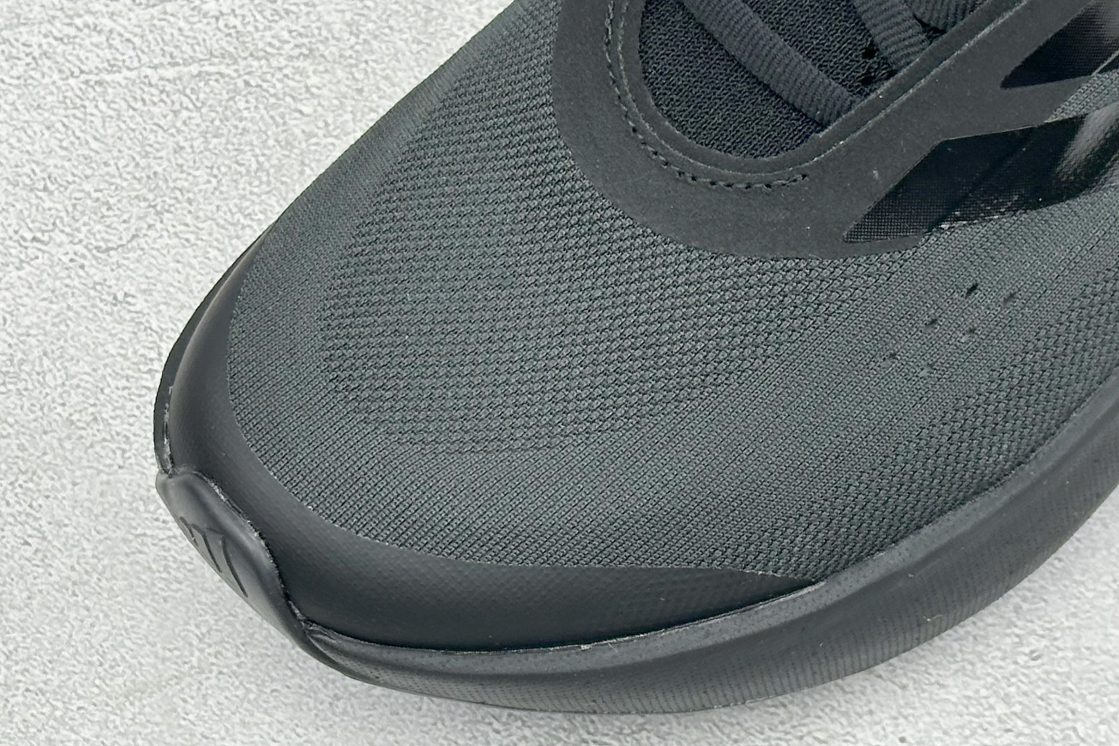 🌾 TF版AD ADIDAS  ZENBOOST 轻盈透气耐磨 织物低帮跑步鞋货号：HQ9530尺码：3