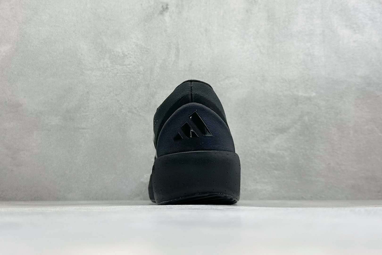 🌾 TF版AD ADIDAS  ZENBOOST 轻盈透气耐磨 织物低帮跑步鞋货号：HQ9530尺码：3