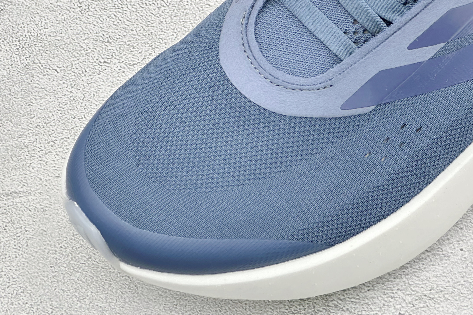 🌾 TF版AD ADIDAS  ZENBOOST 轻盈透气耐磨 织物低帮跑步鞋货号：IH9493尺码：3
