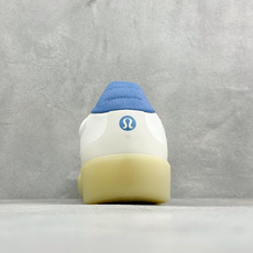 C版lululemon露露乐蒙 Cityverse 简约百搭 减震耐磨低帮板鞋将运动科技融入了德训鞋的外 C版lululemon露露乐蒙 Cityverse 简约百搭 减震耐磨低帮板鞋将运动科技融入了德训鞋的外