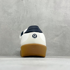 C版lululemon露露乐蒙 Cityverse 简约百搭 减震耐磨低帮板鞋将运动科技融入了德训鞋的外 C版lululemon露露乐蒙 Cityverse 简约百搭 减震耐磨低帮板鞋将运动科技融入了德训鞋的外