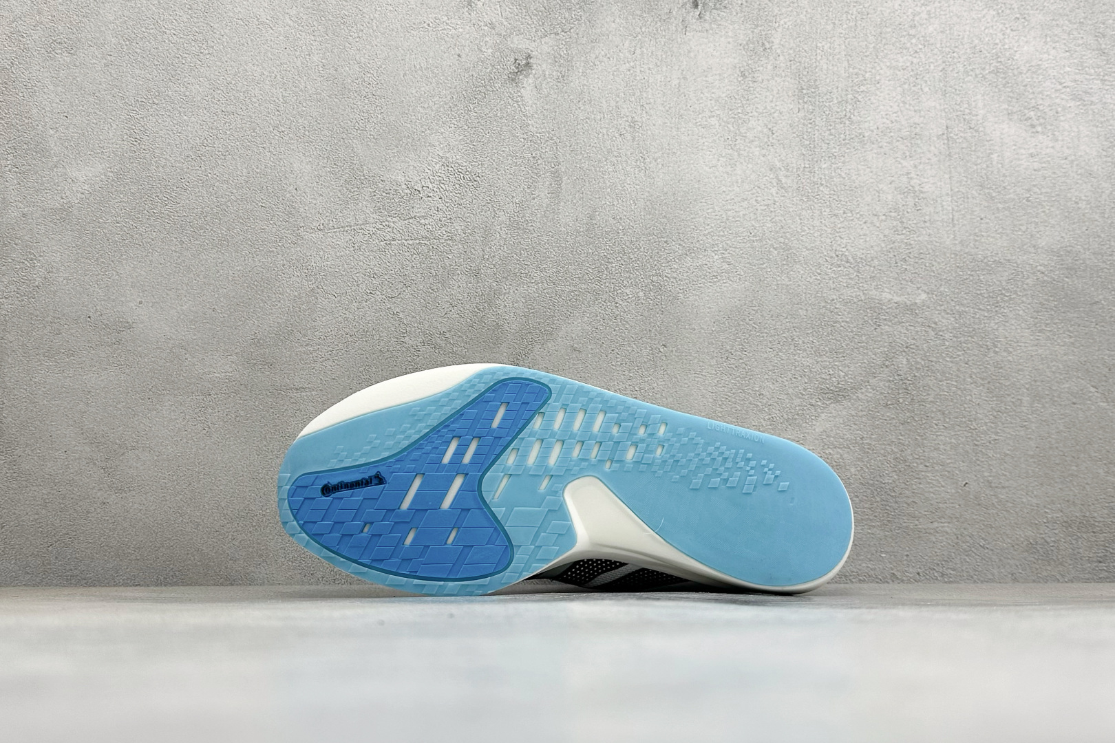 Adidas Adizero Adios 10 阿迪达斯 马拉松飞线贾卡轻质透气休闲运动跑步鞋采用双层透 Adidas Adizero Adios 10 阿迪达斯 马拉松飞线贾卡轻质透气休闲运动跑步鞋采用双层透