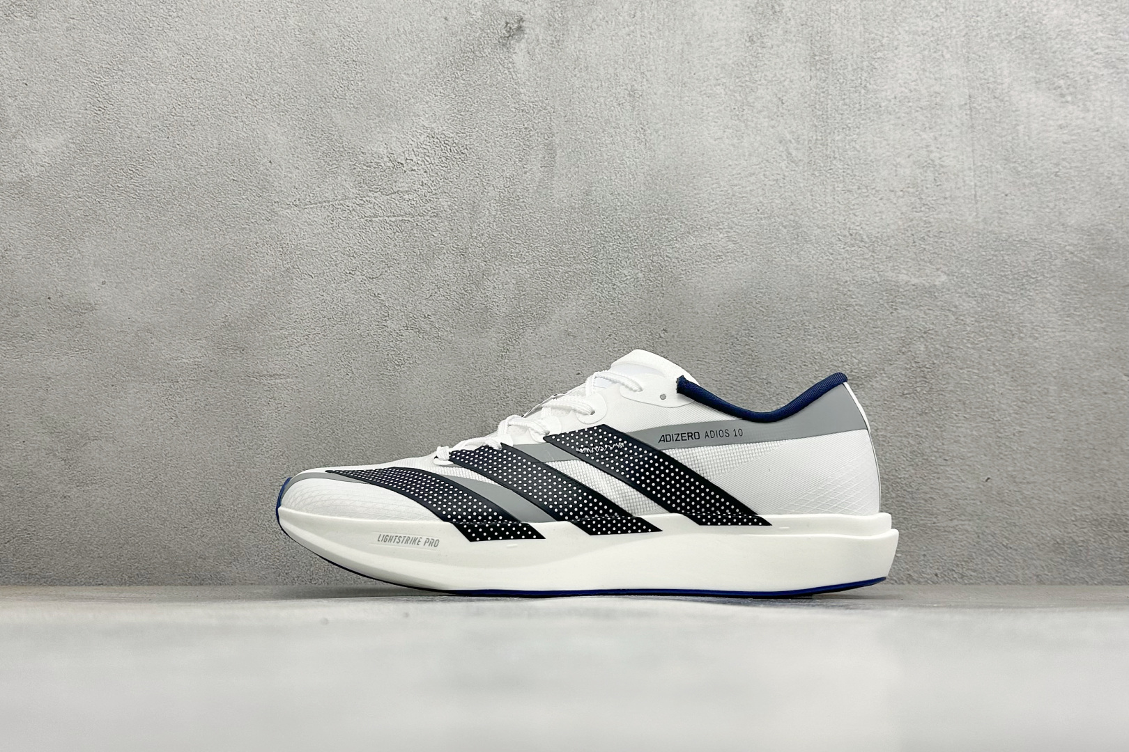 Adidas Adizero Adios 10 阿迪达斯 马拉松飞线贾卡轻质透气休闲运动跑步鞋采用双层透