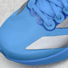 RS版Adidas Adizero Evo SL 阿迪超轻透气缓震跑鞋整体外观造型与adiZero Ad RS版Adidas Adizero Evo SL 阿迪超轻透气缓震跑鞋整体外观造型与adiZero Ad