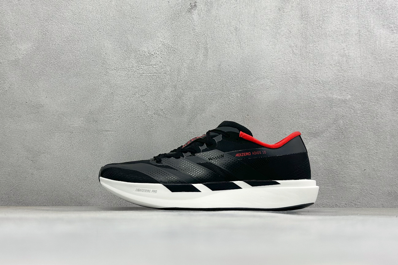 NO:930562,Local store private Adidas Adizero Adios 10 Marathon Flywire Jacquard lightweight breathable casual sports running shoes Made of double-layer breathable mesh Flywire dynamic flywire binding upper material Built-in Zoom small air cushion device Item number: KI4987 Size: 36-45 Code 31, adidas, dior19860909本地 放店私 Adidas Adizero Adios 10 马拉松飞线贾卡轻质透气休闲运动跑步鞋 采用双层透气网纱 Flywire动态飞线绑缚鞋面材质 内置Zoom小气垫装置 货号: KI4987 尺码: 36-45 编码31,,adidas,dior,Men's shoes
