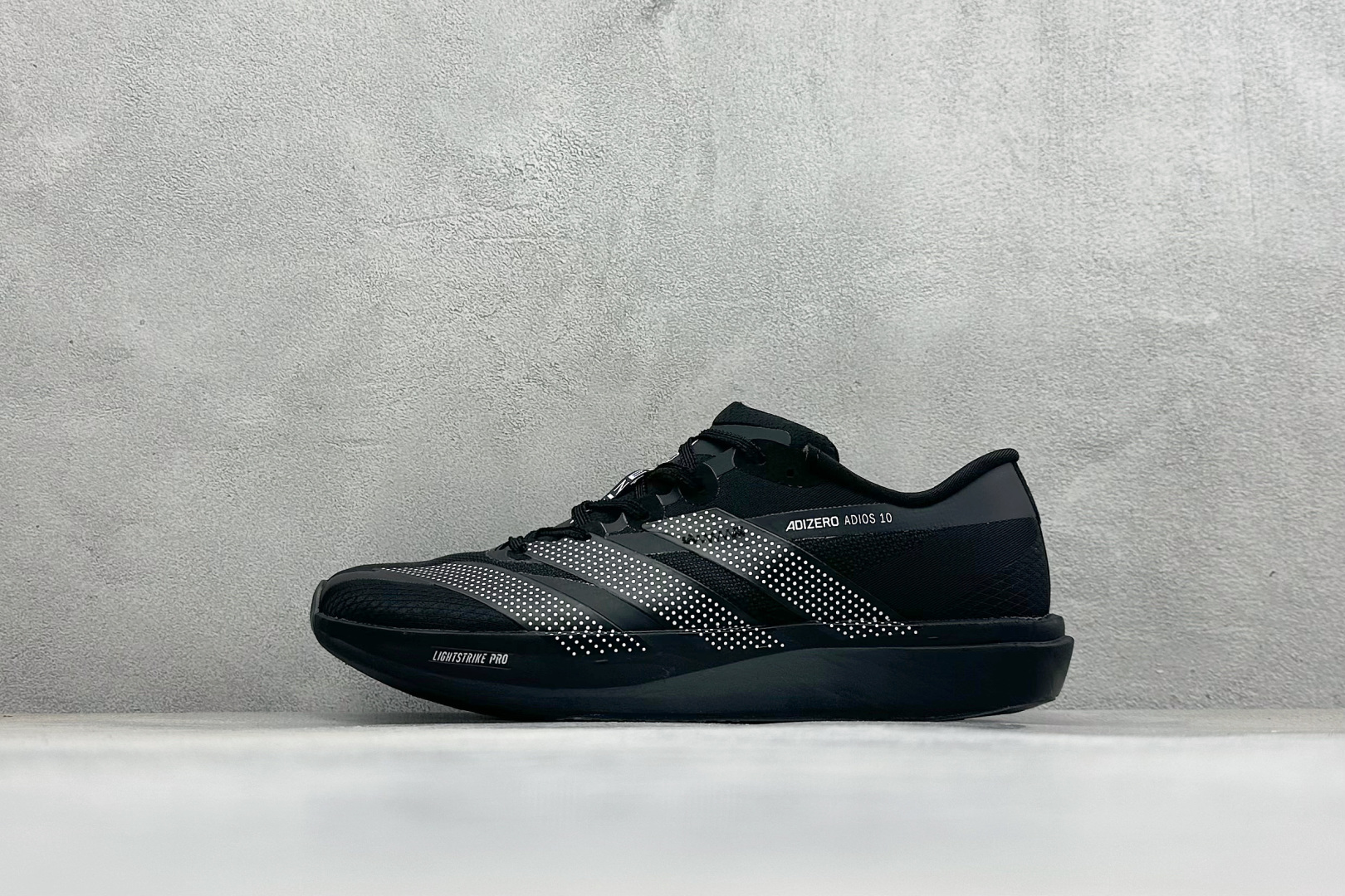 NO:930571,Local store private Adidas Adizero Adios 10 Marathon Flywire Jacquard lightweight breathable casual sports running shoes Made of double-layer breathable mesh Flywire dynamic flywire binding upper material Built-in Zoom small air cushion device Item number: KI4847 Size: 36-45 Code 31, adidas, dior19860909本地 放店私 Adidas Adizero Adios 10 马拉松飞线贾卡轻质透气休闲运动跑步鞋 采用双层透气网纱 Flywire动态飞线绑缚鞋面材质 内置Zoom小气垫装置 货号: KI4847 尺码: 36-45 编码31,,adidas,dior,Men's shoes