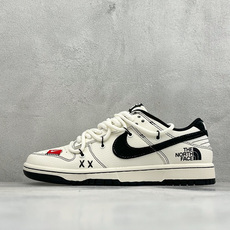 福利特价240PNike Dunk Low Retro 联名 周年高端定制 低帮休闲板鞋#定制鞋盒 大 福利特价240PNike Dunk Low Retro 联名 周年高端定制 低帮休闲板鞋#定制鞋盒 大