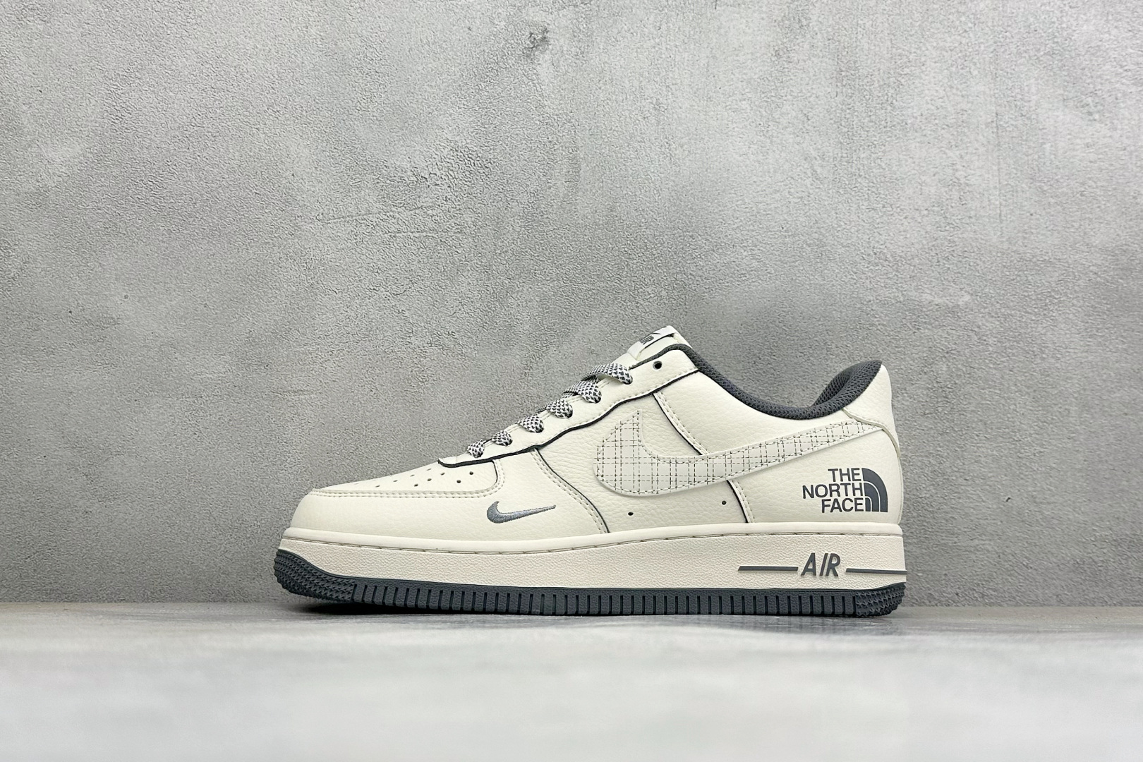 福利特价 Nike Air Force 1'07 Low 联名 空军一号低帮休闲板鞋 #原楦原纸板 纯正空军版型 内置全