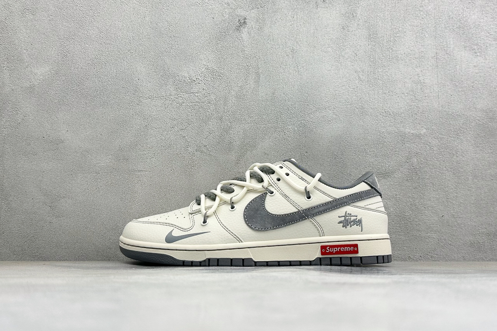 福利特价 Nike Dunk Low Retro 联名 周年高端定制 低帮休闲板鞋 #定制鞋盒 大厂纯原品质出货 超高清 福利特价 Nike Dunk Low Retro 联名 周年高端定制 低帮休闲板鞋 #定制鞋盒 大厂纯原品质出货 超高清