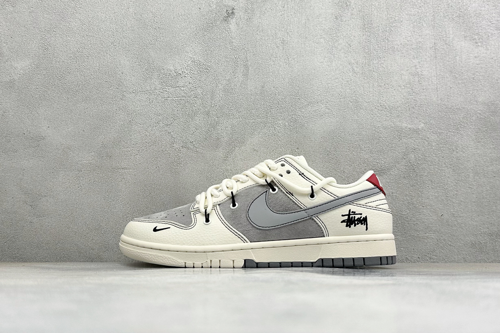 福利特价 Nike Dunk Low Retro 联名 周年高端定制 低帮休闲板鞋 #定制鞋盒 大厂纯原品质出货 超高清 福利特价 Nike Dunk Low Retro 联名 周年高端定制 低帮休闲板鞋 #定制鞋盒 大厂纯原品质出货 超高清
