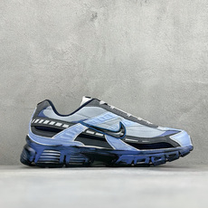 NIKE INITIATOR创始者系列复古休闲运动舒适跑鞋 采用透气网眼鞋面和支撑覆盖层,自然运动设计的Phlyon中底 NIKE INITIATOR创始者系列复古休闲运动舒适跑鞋 采用透气网眼鞋面和支撑覆盖层,自然运动设计的Phlyon中底