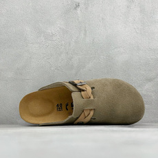 德国百年知名鞋履品牌·博肯 Birkenstock 半拖 采用质地柔软牛皮绒面革植入 羊羔毛鞋垫和里衬材质 中底搭载缓震 德国百年知名鞋履品牌·博肯 Birkenstock 半拖 采用质地柔软牛皮绒面革植入 羊羔毛鞋垫和里衬材质 中底搭载缓震