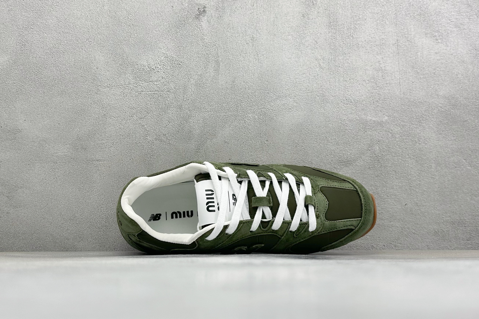 J版 Miu Miu x New Balance联名款运动鞋 New Balance 530 学院风 联名款只保留了旧版