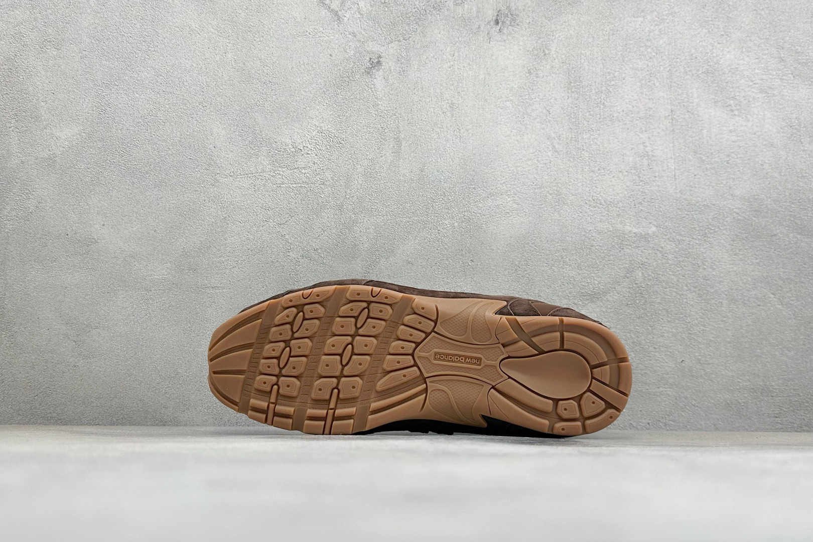 J版 Miu Miu x New Balance联名款运动鞋 New Balance 530 学院风 联名款只保留了旧版 J版 Miu Miu x New Balance联名款运动鞋 New Balance 530 学院风 联名款只保留了旧版
