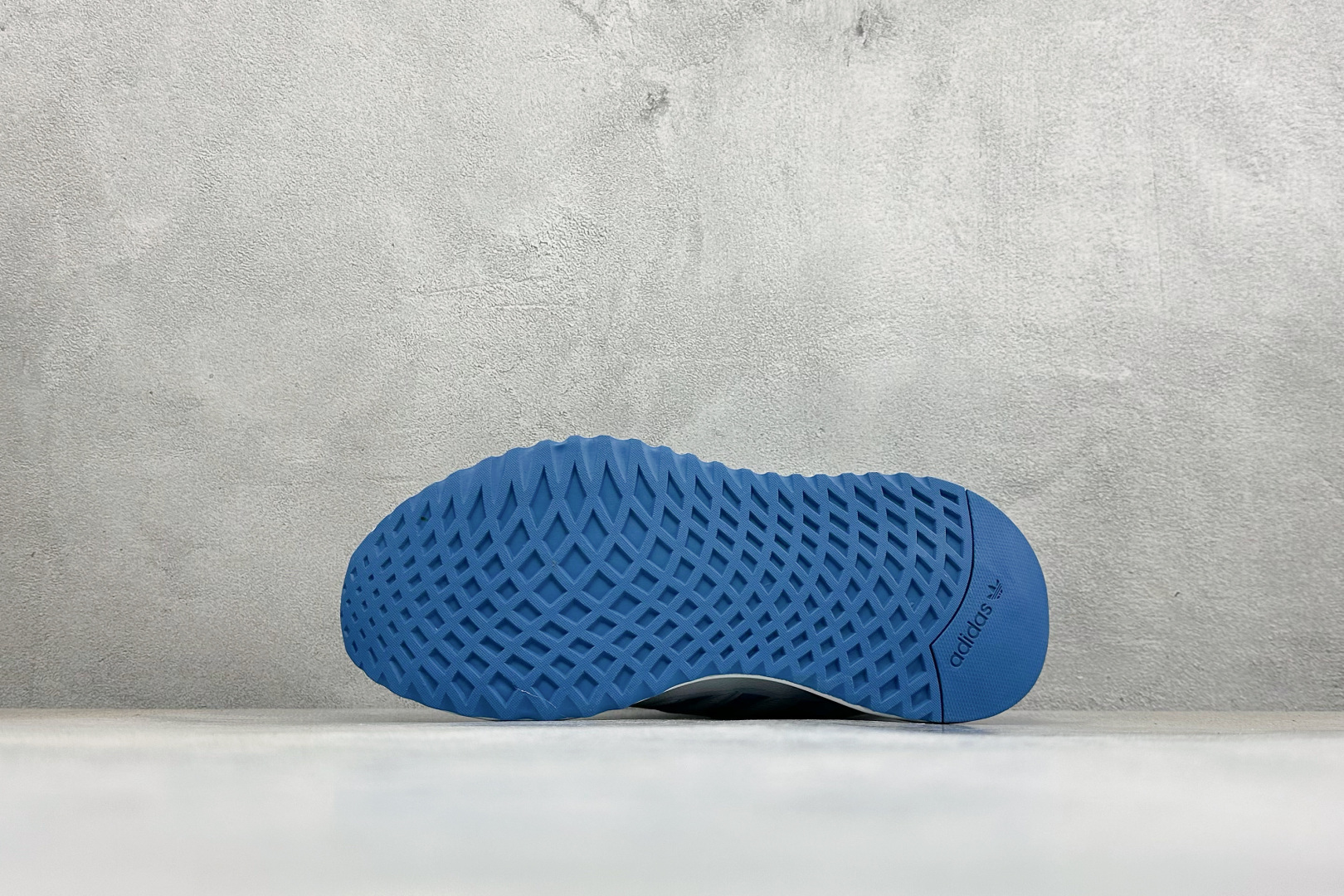 AD TUBULAR SHADOW 百搭舒适 减震耐磨 低帮运动跑鞋 货号：EG4910 尺码：39-45 