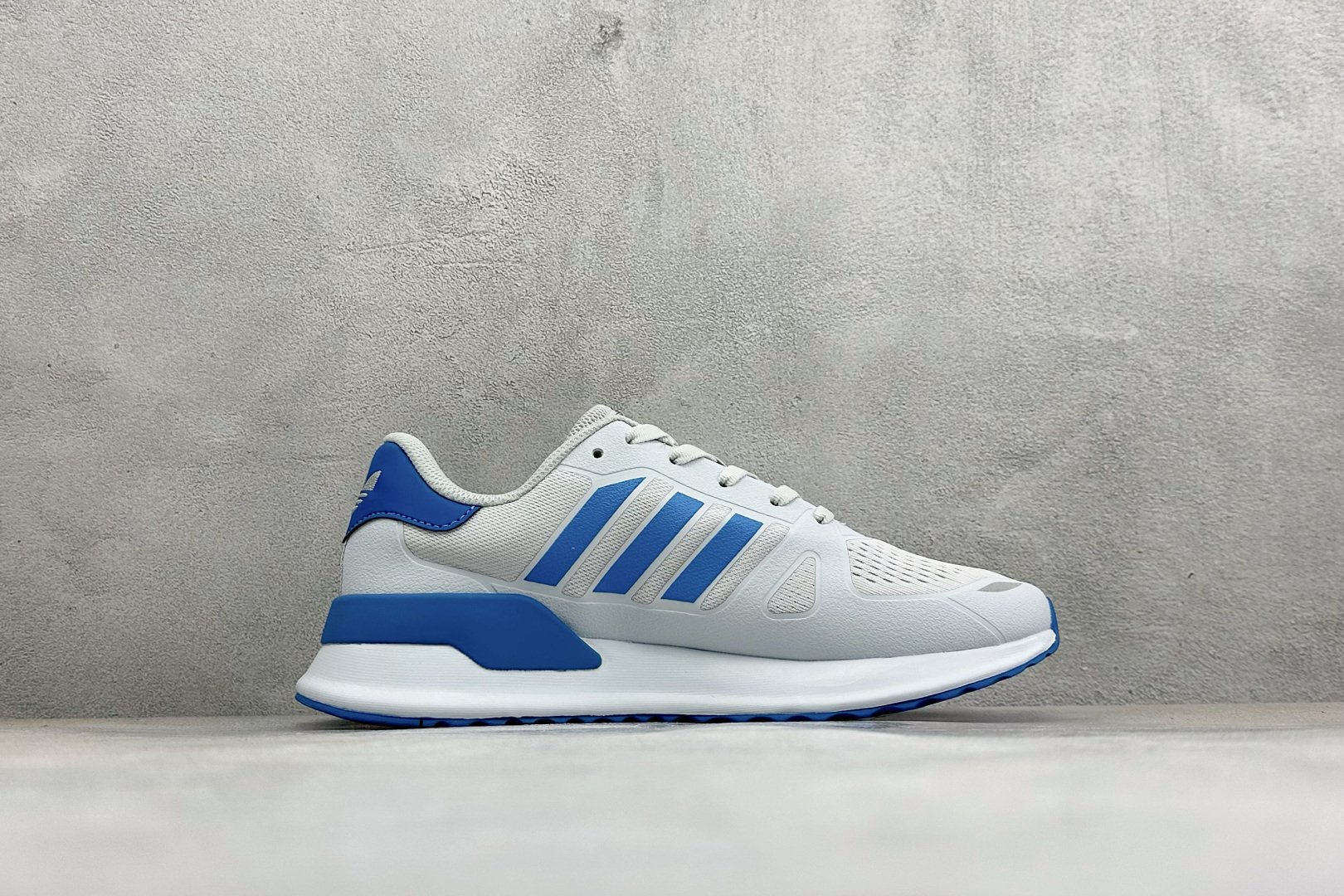 AD TUBULAR SHADOW 百搭舒适 减震耐磨 低帮运动跑鞋 货号：EG4910 尺码：39-45 