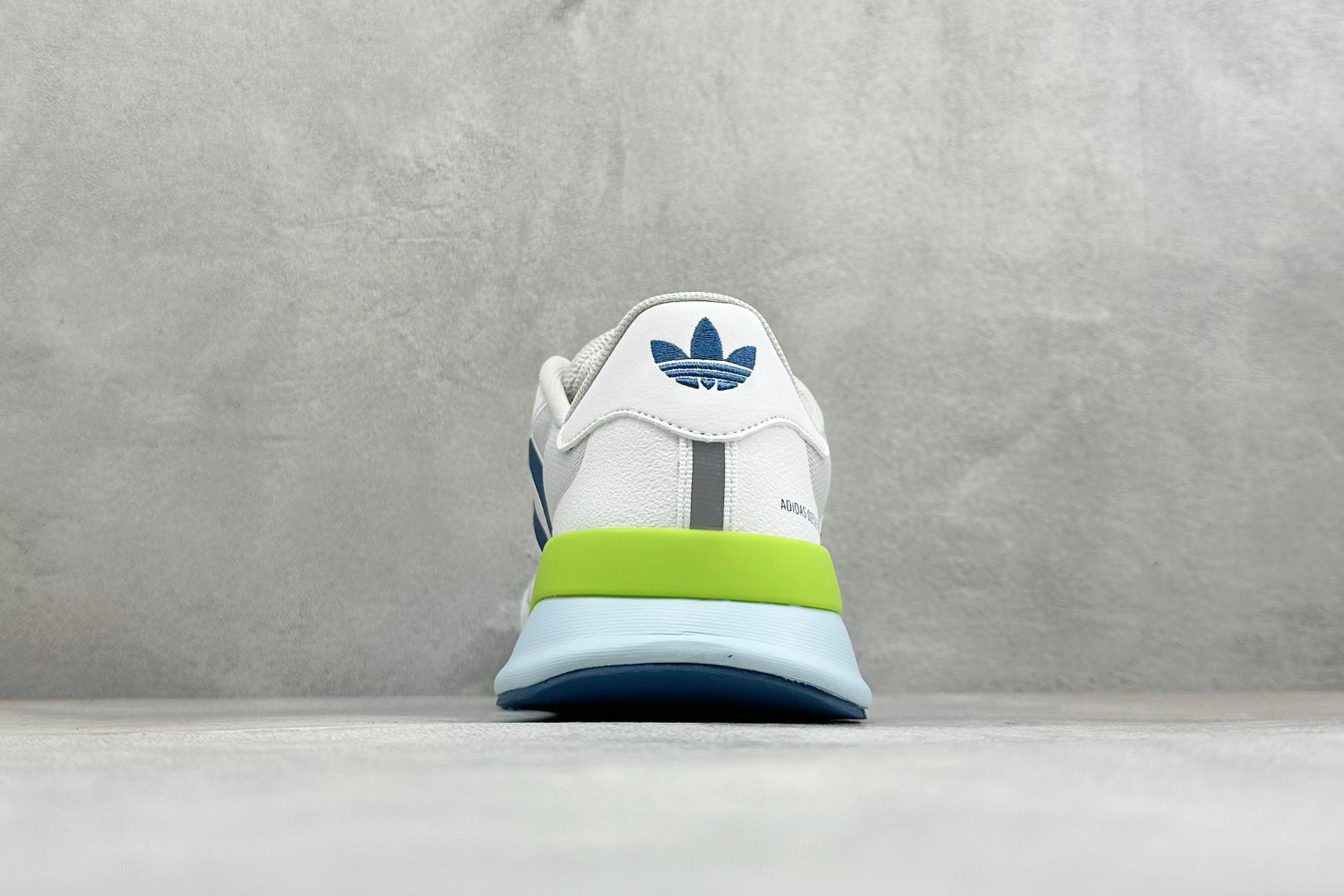 AD TUBULAR SHADOW 百搭舒适 减震耐磨 低帮运动跑鞋 货号：EG4955 尺码：39-45 