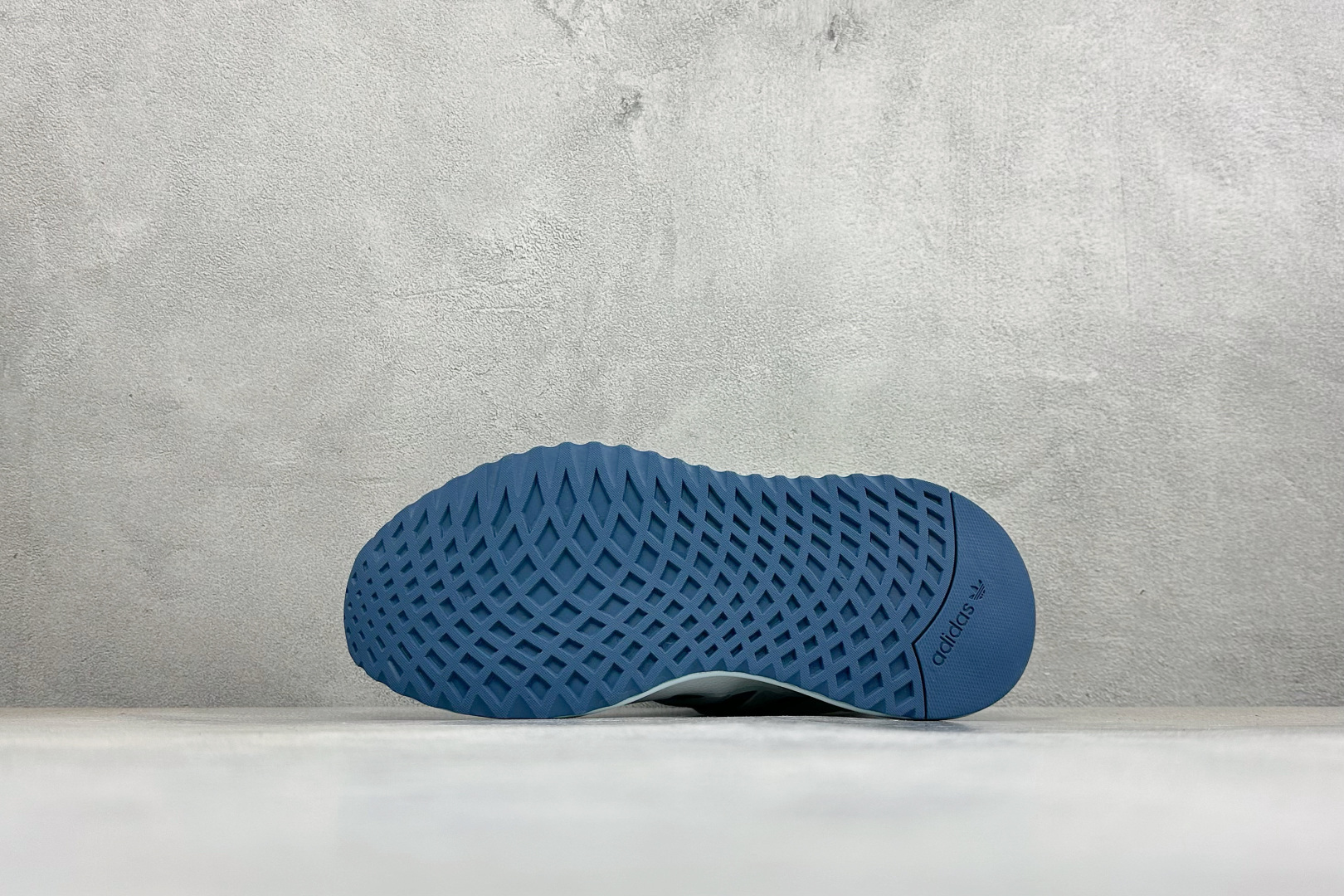 AD TUBULAR SHADOW 百搭舒适 减震耐磨 低帮运动跑鞋 货号：EG4955 尺码：39-45 