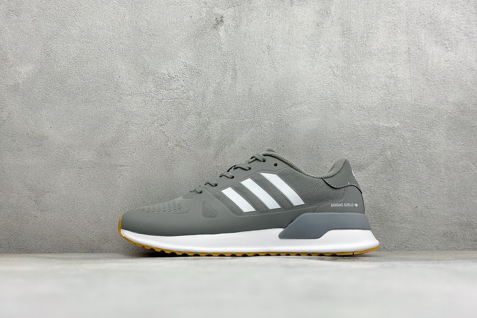 AD TUBULAR SHADOW 百搭舒适 减震耐磨 低帮运动跑鞋 货号：EG4957 尺码：39-45 