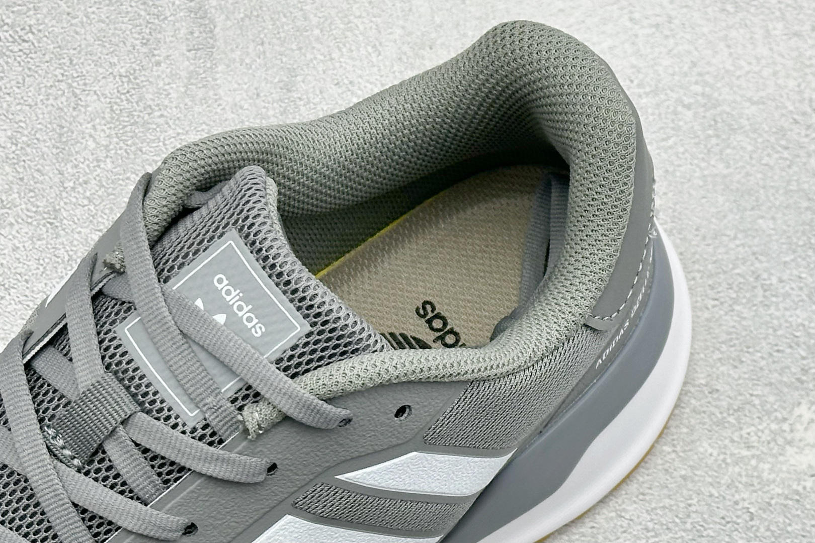 AD TUBULAR SHADOW 百搭舒适 减震耐磨 低帮运动跑鞋 货号：EG4957 尺码：39-45 