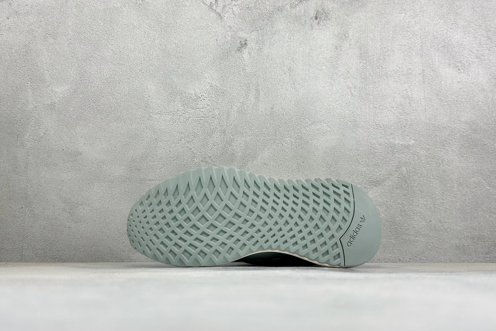 AD TUBULAR SHADOW 百搭舒适 减震耐磨 低帮运动跑鞋 货号：EG4959 尺码：39-45 