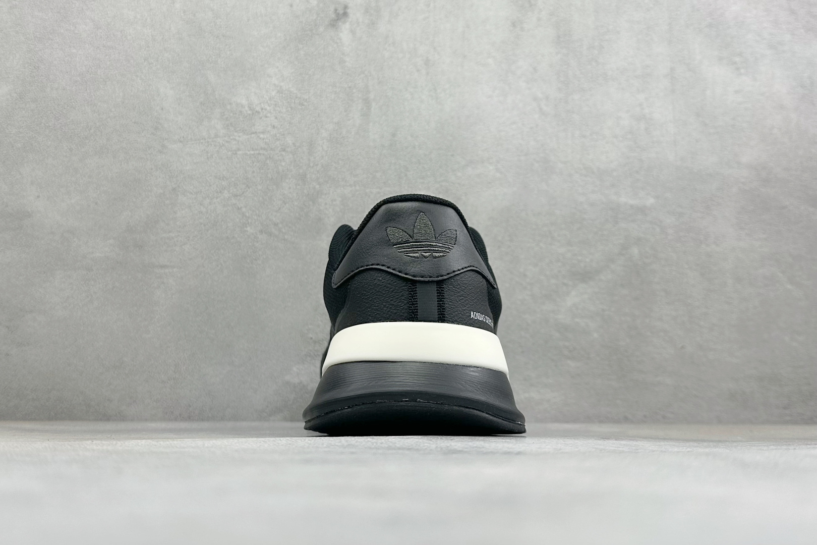 AD TUBULAR SHADOW 百搭舒适 减震耐磨 低帮运动跑鞋 货号：EG4953 尺码：39-45 