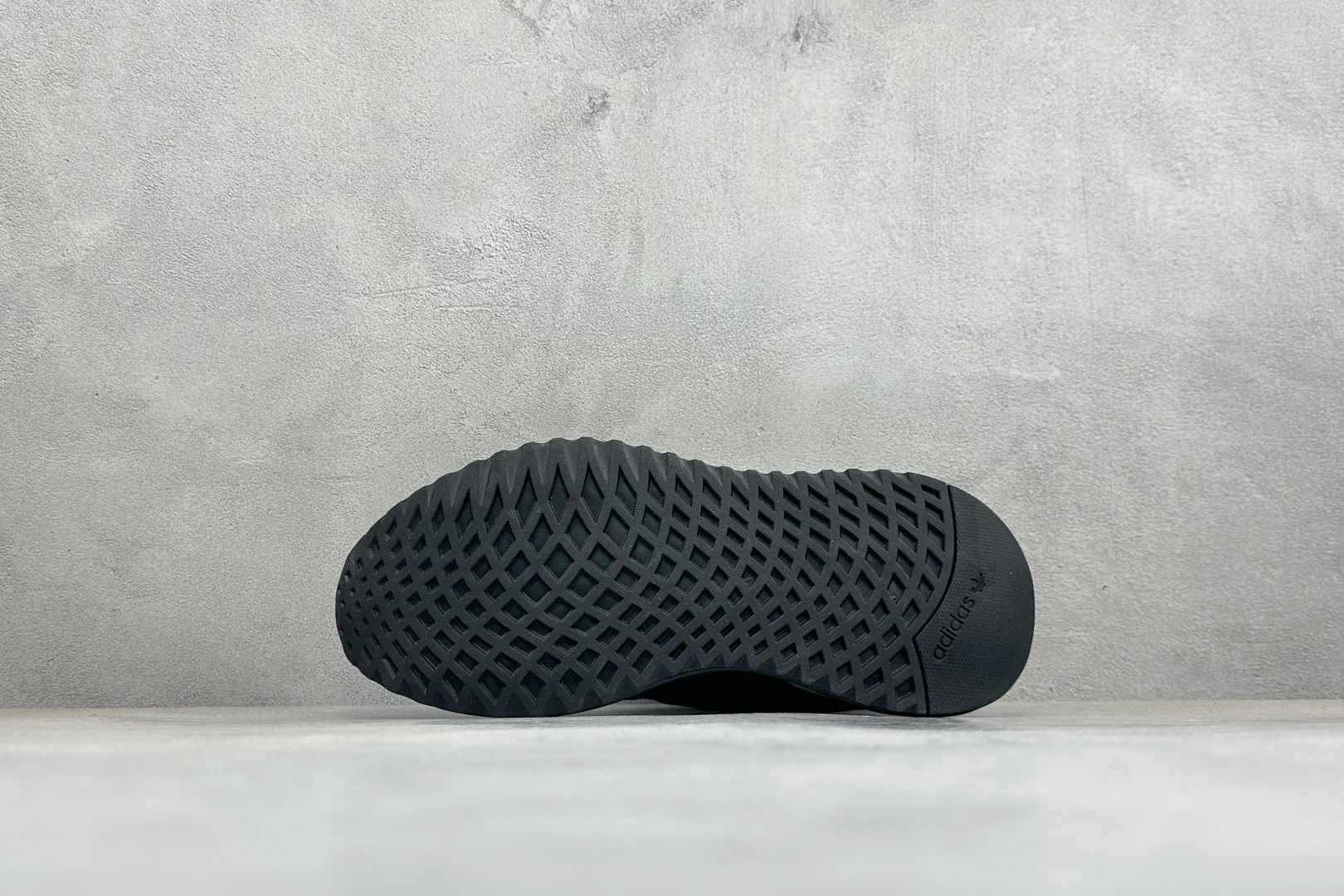 AD TUBULAR SHADOW 百搭舒适 减震耐磨 低帮运动跑鞋 货号：EG4953 尺码：39-45 