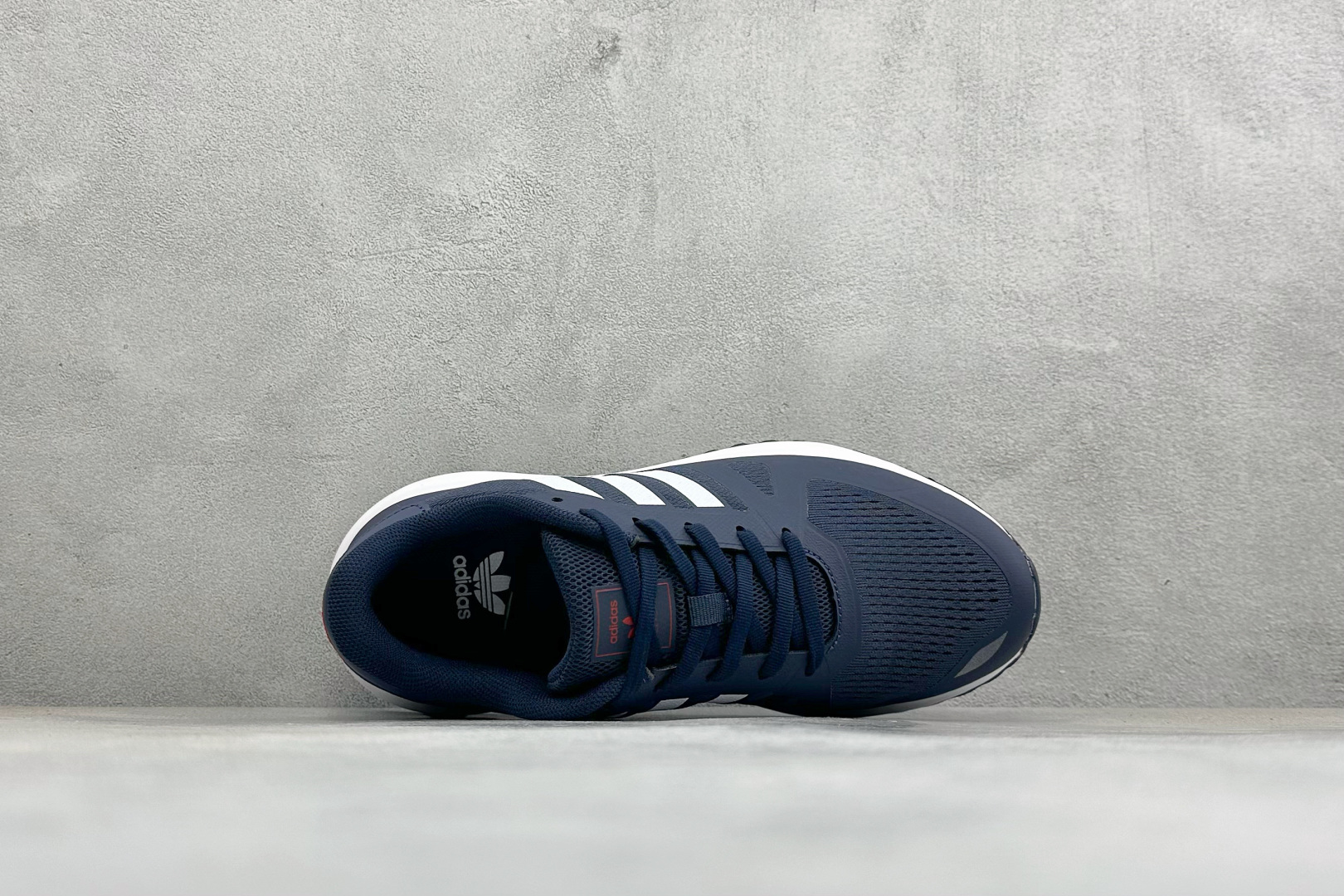AD TUBULAR SHADOW 百搭舒适 减震耐磨 低帮运动跑鞋 货号：EG4915 尺码：39-45 