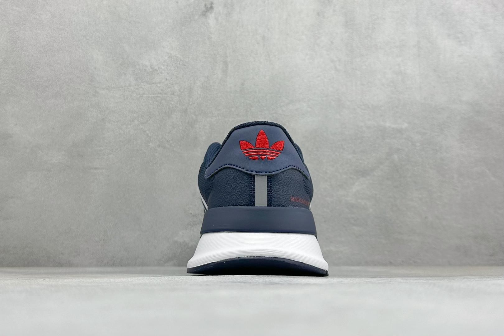 AD TUBULAR SHADOW 百搭舒适 减震耐磨 低帮运动跑鞋 货号：EG4915 尺码：39-45 