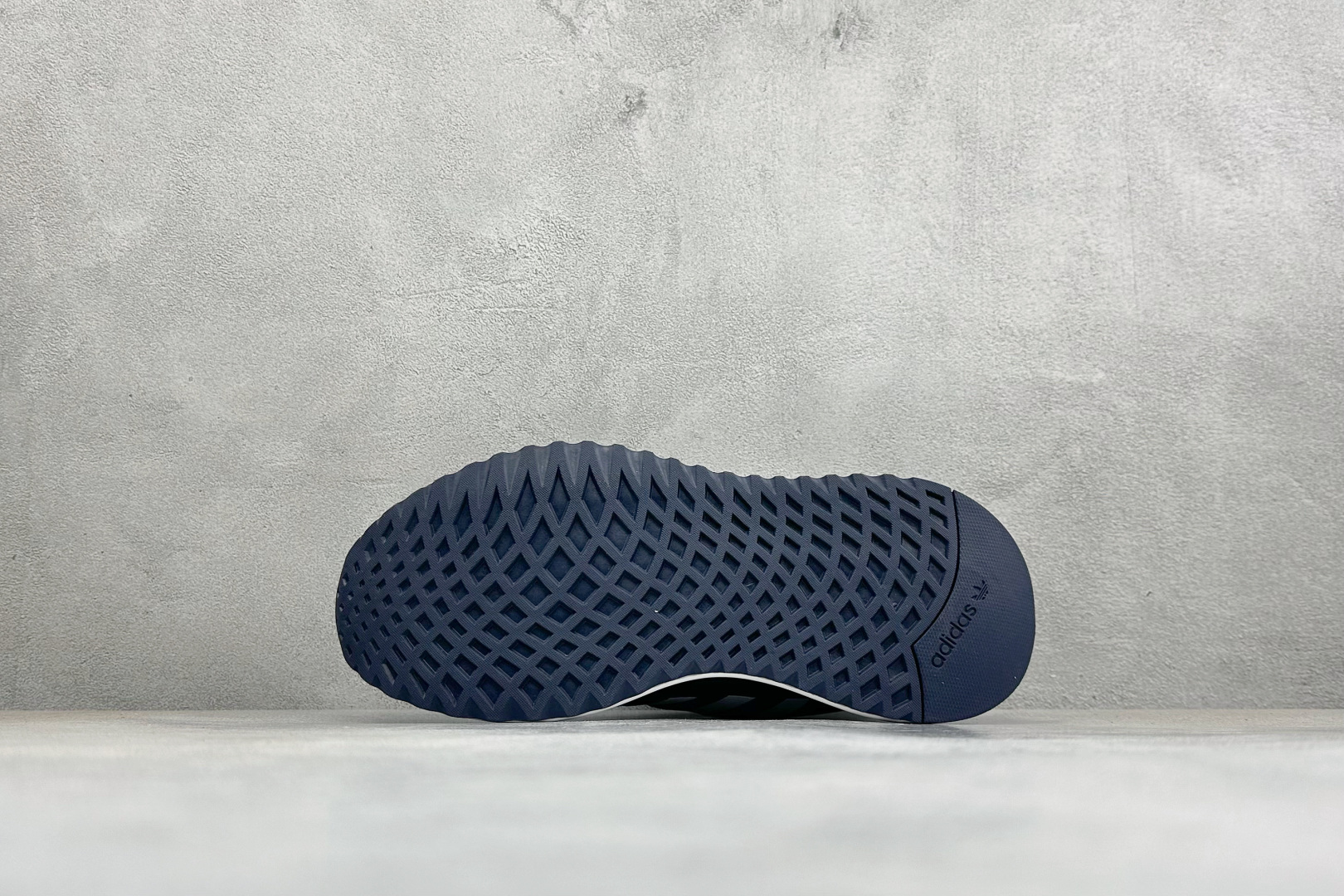 AD TUBULAR SHADOW 百搭舒适 减震耐磨 低帮运动跑鞋 货号：EG4915 尺码：39-45 