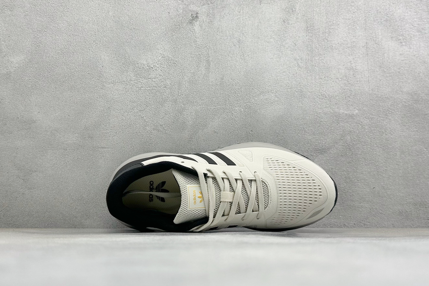 AD TUBULAR SHADOW 百搭舒适 减震耐磨 低帮运动跑鞋 货号：EG4956 尺码：39-45 