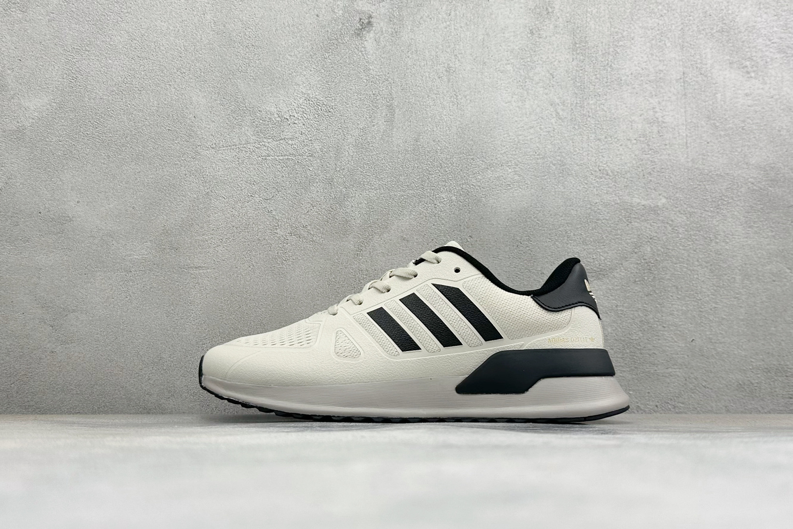 AD TUBULAR SHADOW 百搭舒适 减震耐磨 低帮运动跑鞋 货号：EG4956 尺码：39-45 