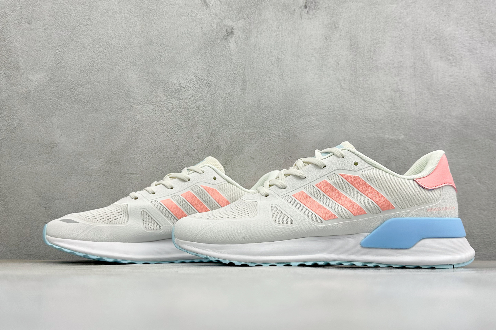 AD TUBULAR SHADOW 百搭舒适 减震耐磨 低帮运动跑鞋 货号：EG4914 尺码：36-40 
