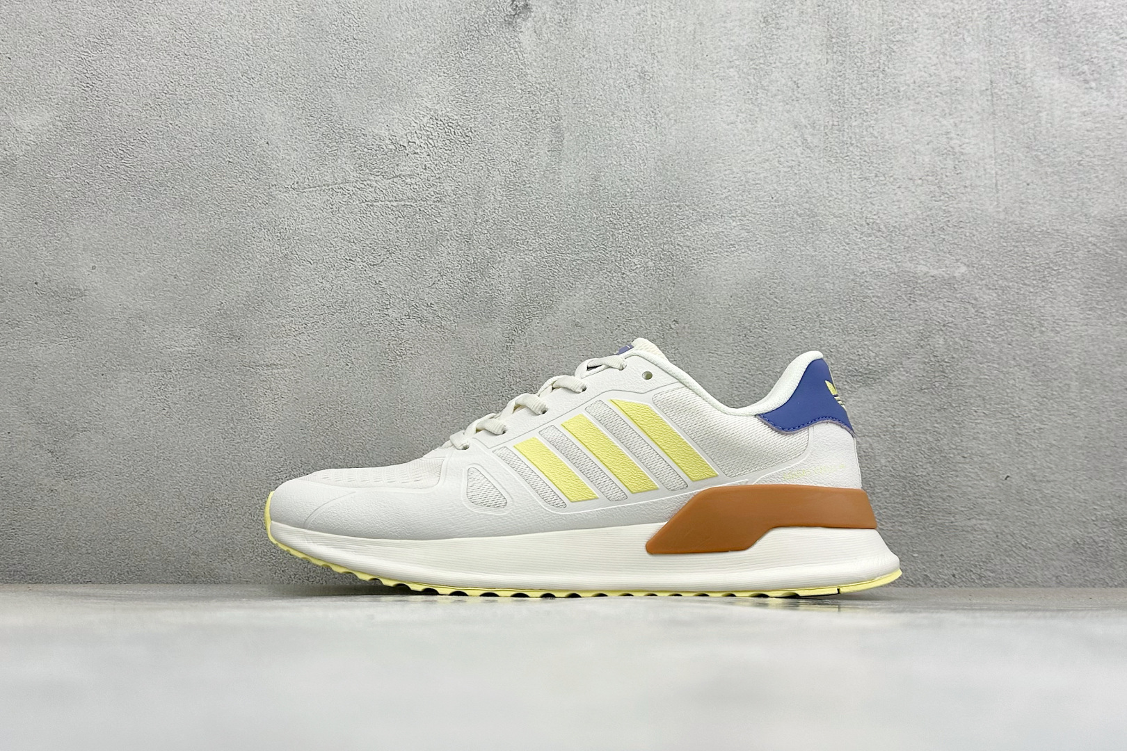 AD TUBULAR SHADOW 百搭舒适 减震耐磨 低帮运动跑鞋 货号：EG4913 尺码：36-45 