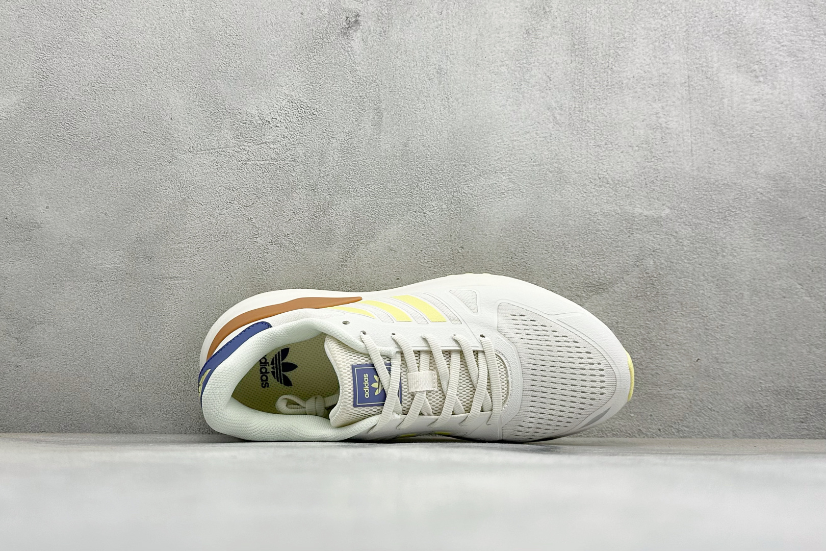 AD TUBULAR SHADOW 百搭舒适 减震耐磨 低帮运动跑鞋 货号：EG4913 尺码：36-45 