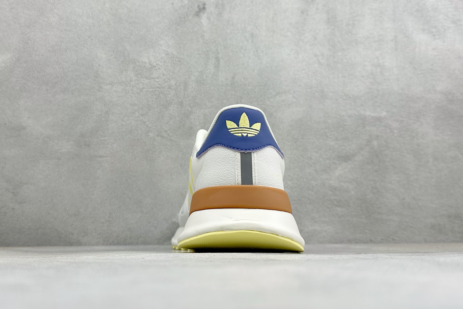AD TUBULAR SHADOW 百搭舒适 减震耐磨 低帮运动跑鞋 货号：EG4913 尺码：36-45 