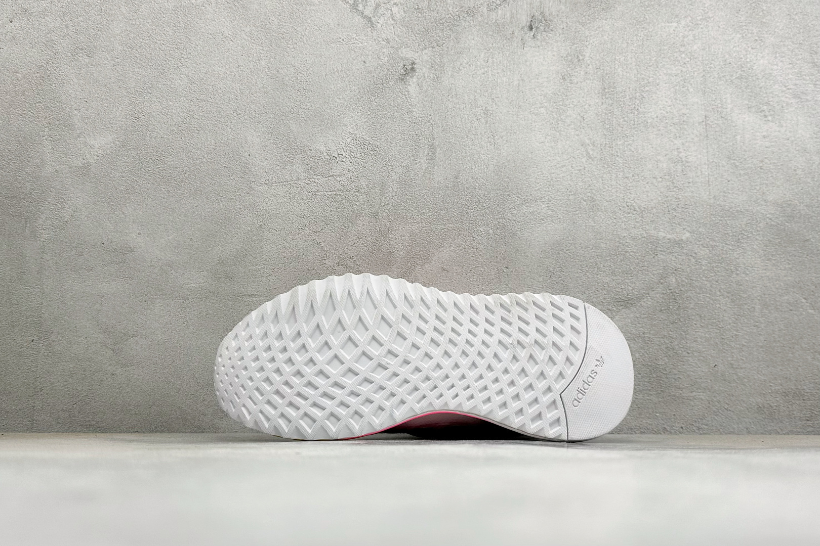 AD TUBULAR SHADOW 百搭舒适 减震耐磨 低帮运动跑鞋 货号：EG4911 尺码：36-45 