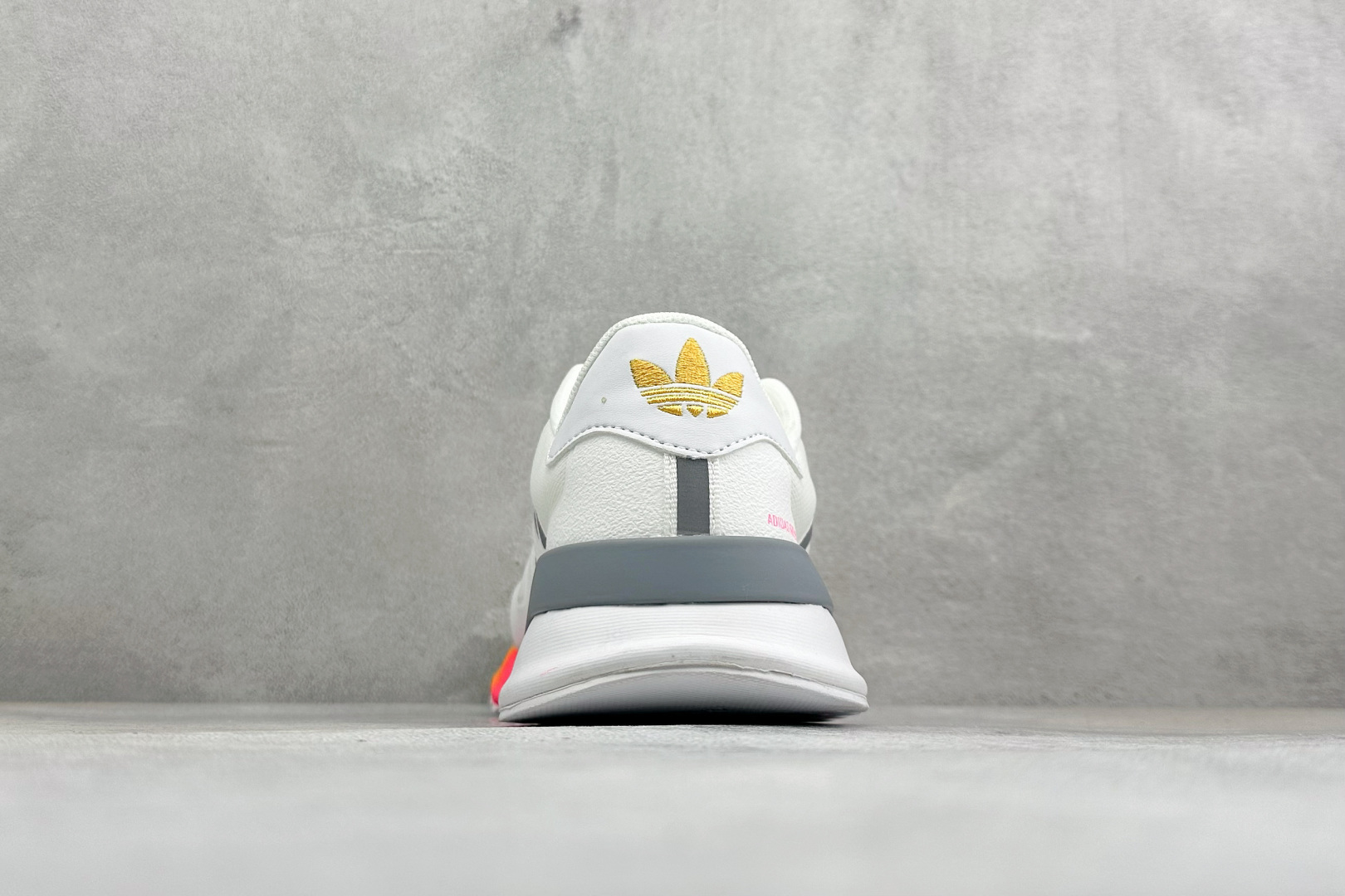 AD TUBULAR SHADOW 百搭舒适 减震耐磨 低帮运动跑鞋 货号：EG4911 尺码：36-45 