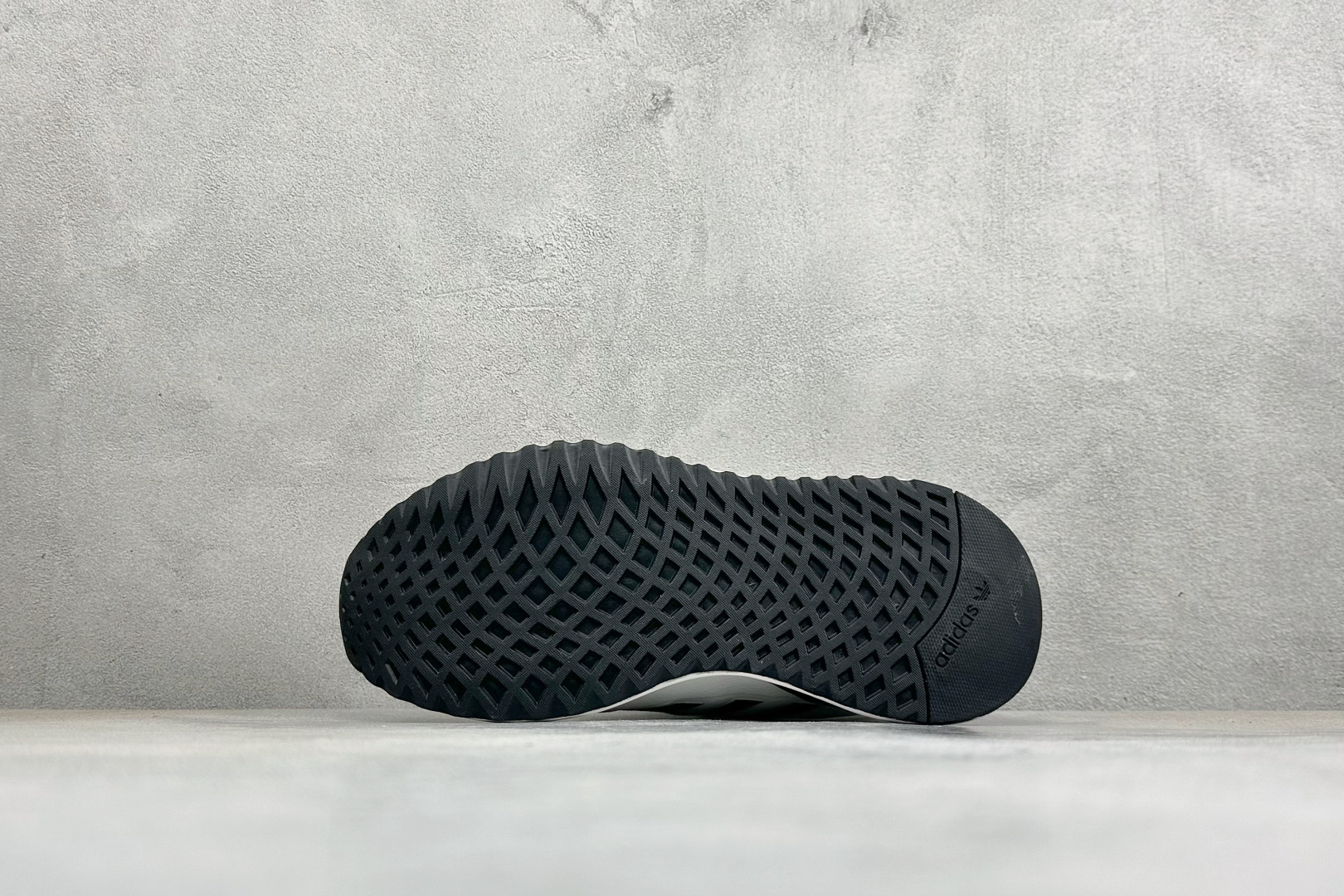 AD TUBULAR SHADOW 百搭舒适 减震耐磨 低帮运动跑鞋 货号：EG4954 尺码：36-45 