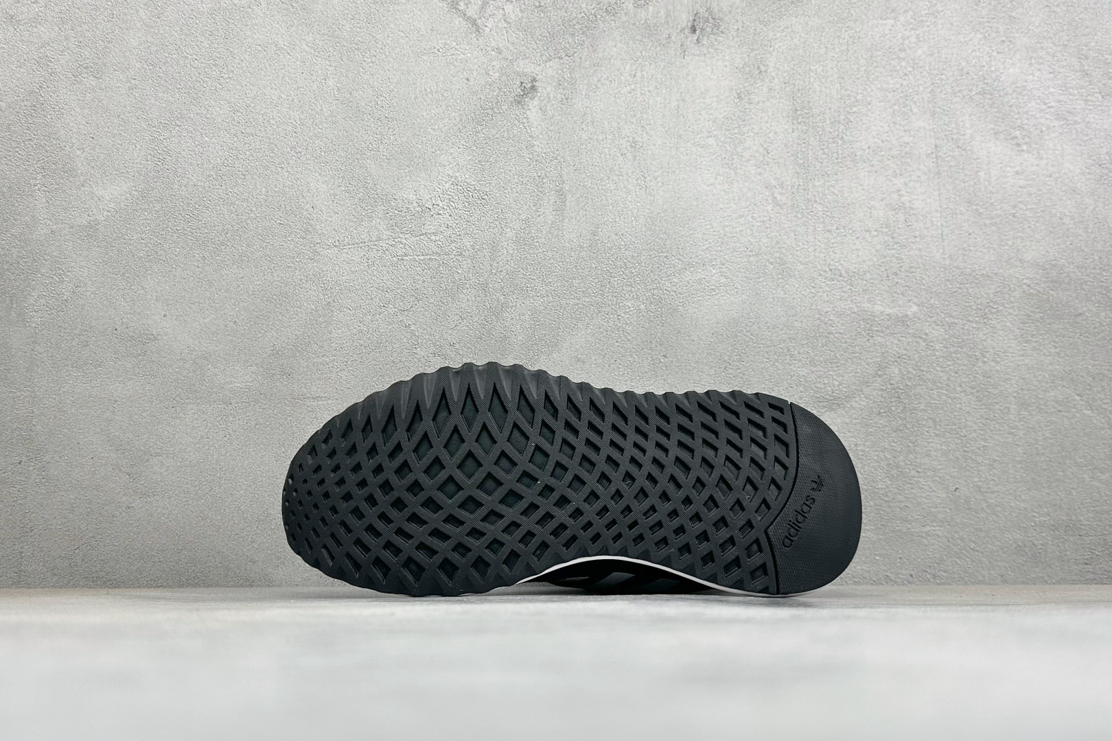 AD TUBULAR SHADOW 百搭舒适 减震耐磨 低帮运动跑鞋 货号：EG4951 尺码：36-45 