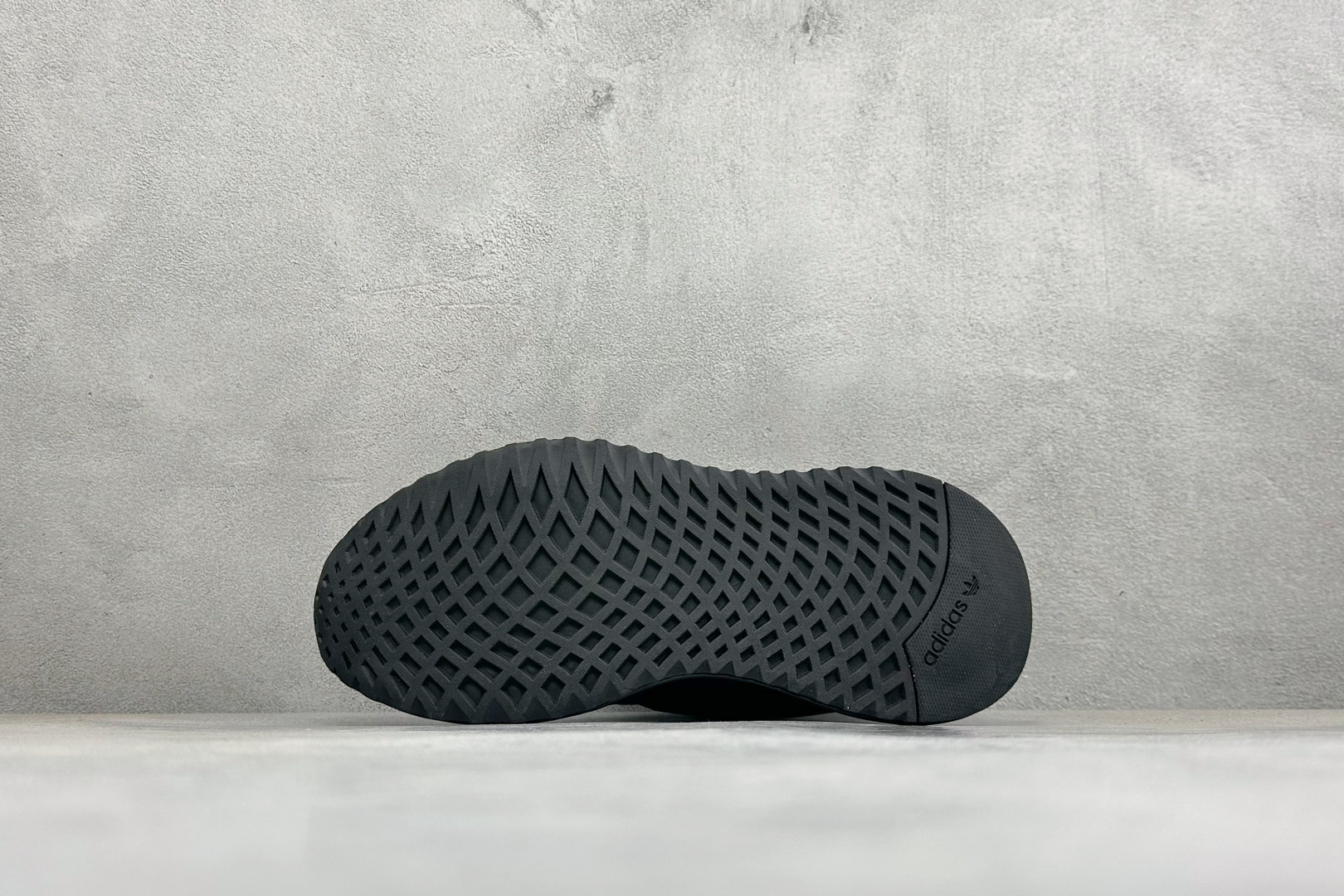 AD TUBULAR SHADOW 百搭舒适 减震耐磨 低帮运动跑鞋 货号：EG4952 尺码：36-45 