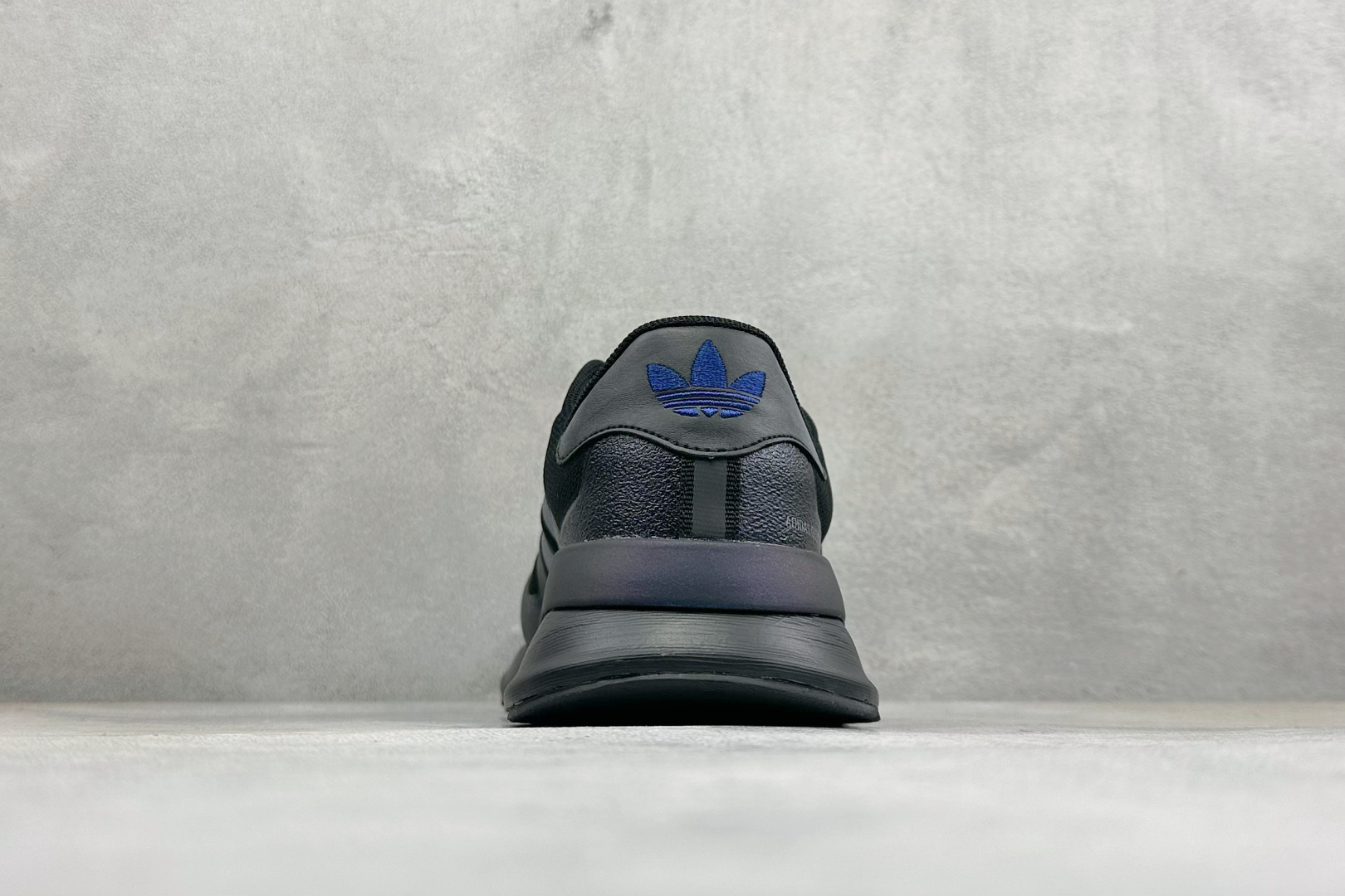 AD TUBULAR SHADOW 百搭舒适 减震耐磨 低帮运动跑鞋 货号：EG4952 尺码：36-45 