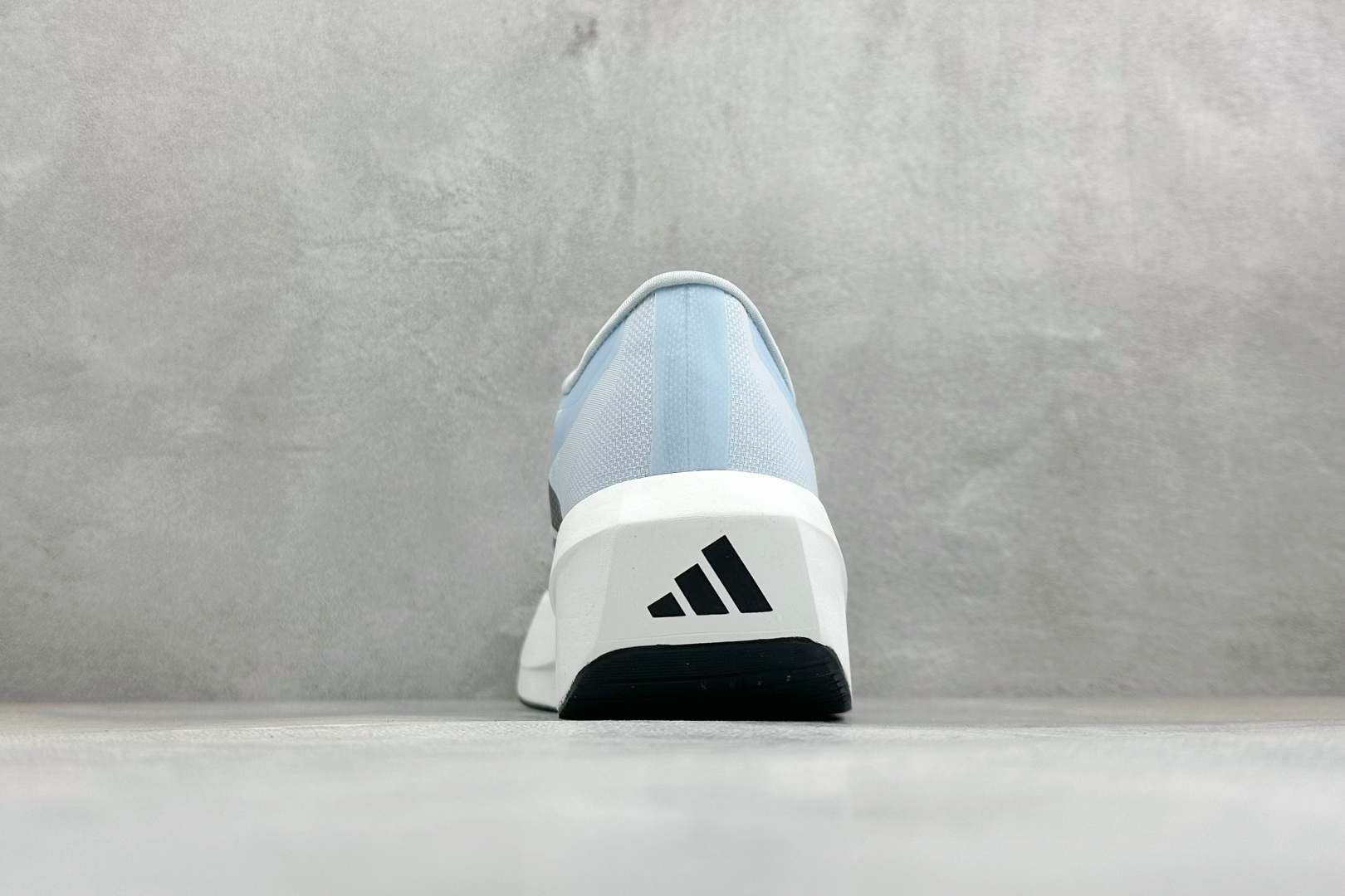 TY版AD ADIZERO EVO SL 2 阿迪超轻透气缓震跑鞋 以令人难以置信的138克重量，刷新了跑鞋轻量化的记录