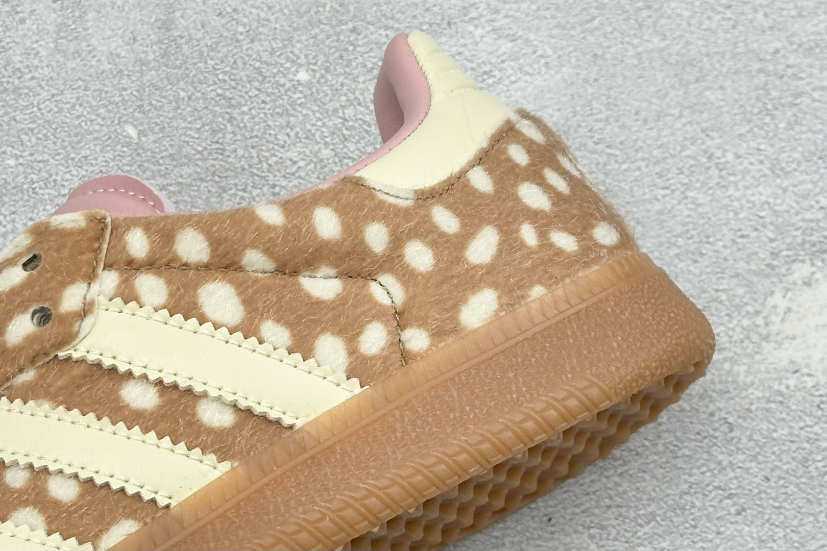 ZC版Adidas Originals Samba OG 阿迪桑巴舞系列绅士德训足球风百搭低帮休闲运动板鞋 货号: KJ