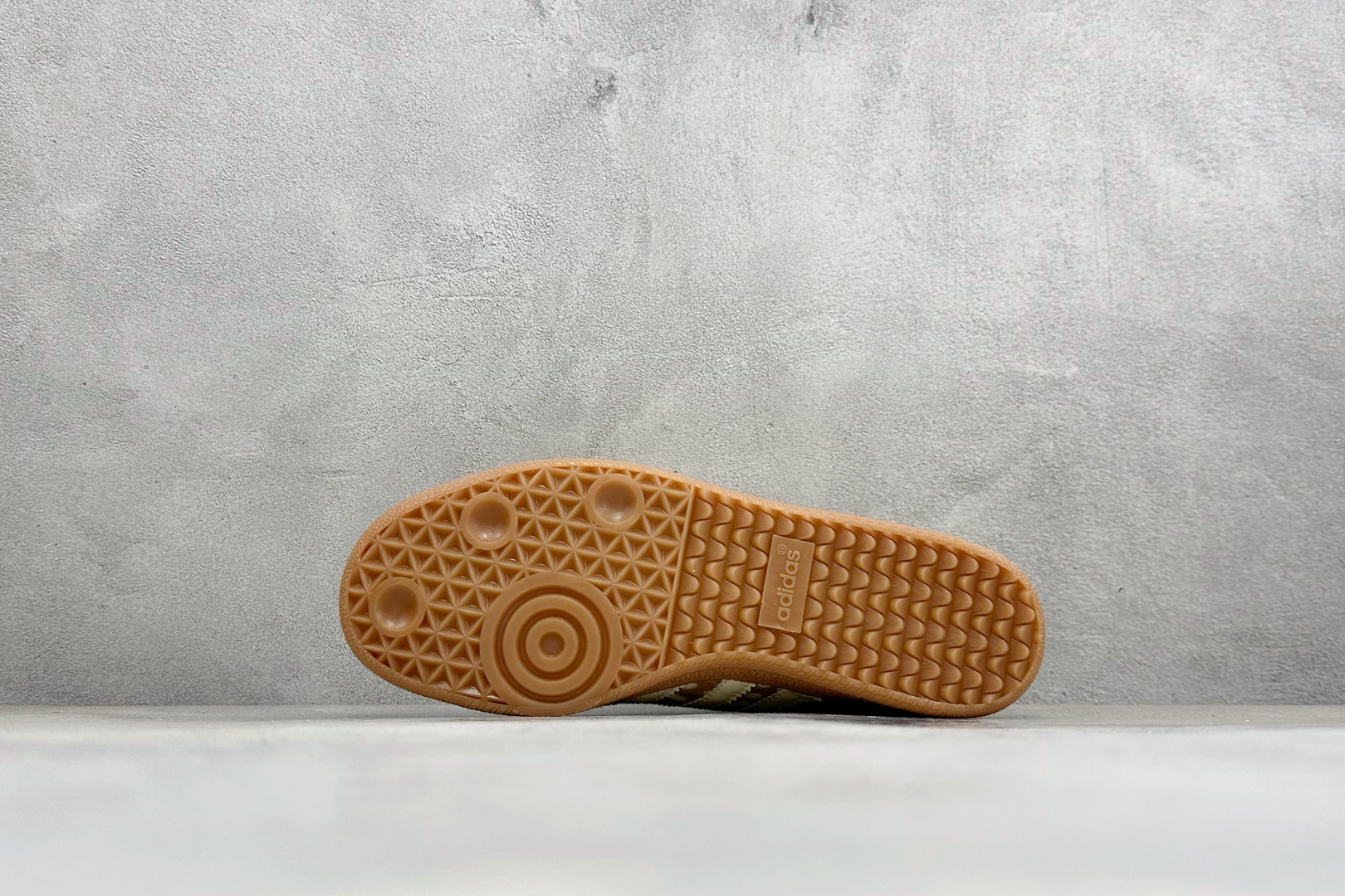 ZC版Adidas Originals Samba OG 阿迪桑巴舞系列绅士德训足球风百搭低帮休闲运动板鞋 货号: KJ