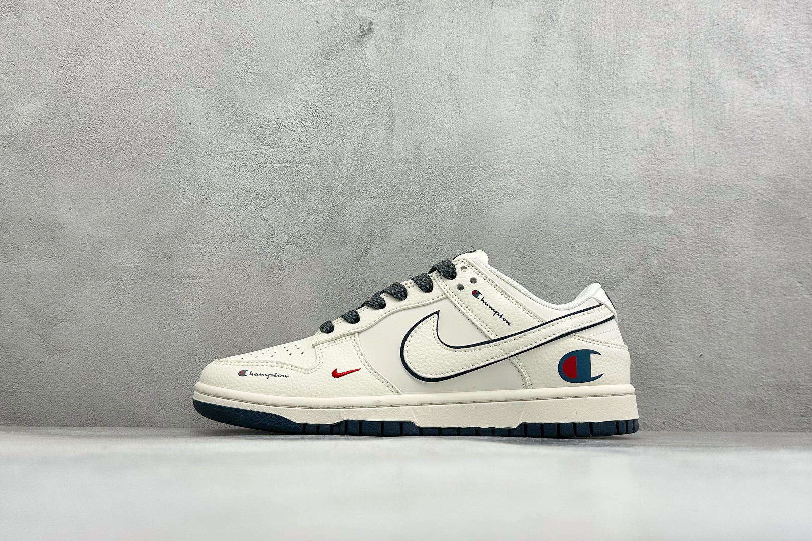 福利特价 Nike Dunk Low Retro 联名 周年高端定制 低帮休闲板鞋 #定制鞋盒 大厂纯原品质出货 超高清 福利特价 Nike Dunk Low Retro 联名 周年高端定制 低帮休闲板鞋 #定制鞋盒 大厂纯原品质出货 超高清