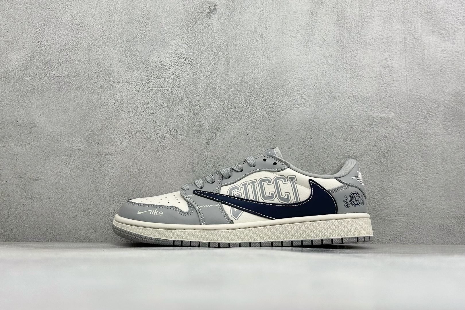 福利特价320P  Air Jordan 1 Low AJ1 乔1 联名 高端定制 倒钩低帮复古篮球鞋 #定制皮料 原厂