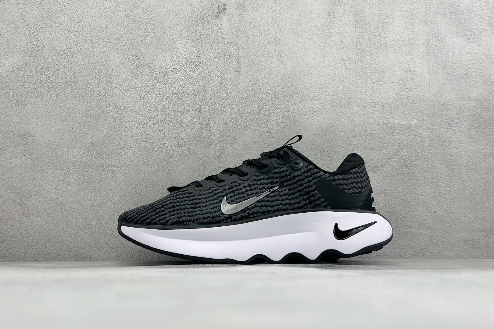 Nike Motiva Pale Ivory Amber Brown 耐克莫提瓦系列 低帮轻量减震 休闲运动慢跑鞋 货号 Nike Motiva Pale Ivory Amber Brown 耐克莫提瓦系列 低帮轻量减震 休闲运动慢跑鞋 货号